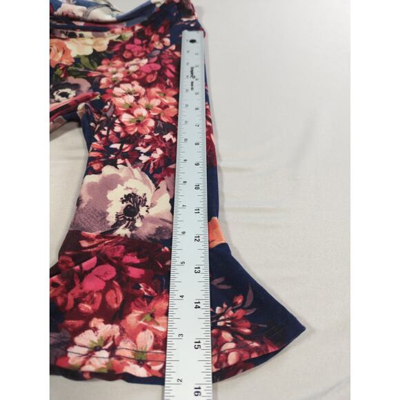 Threads Studio Womens Navy Floral Bell Sleeve Top 3/4 Ruffle Shirt Medium - Picture 8 of 10